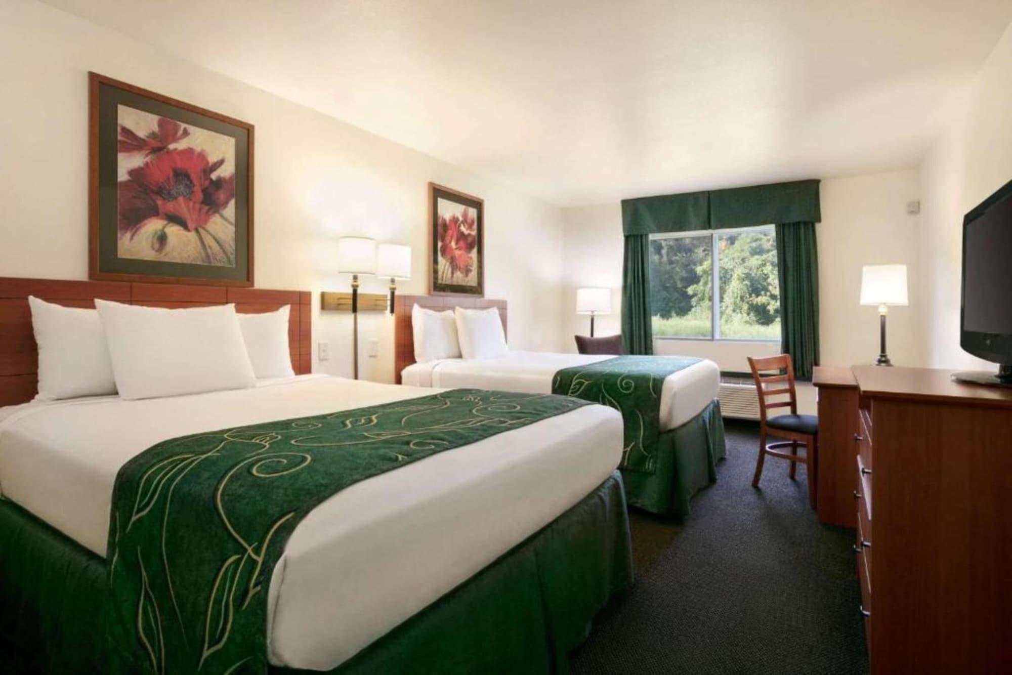 Travelodge By Wyndham Livonia Exterior foto